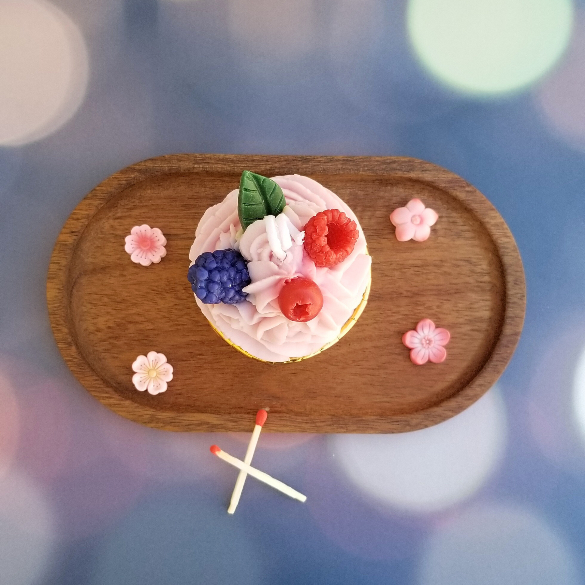 Berries Blossom Cupcake Candle 4